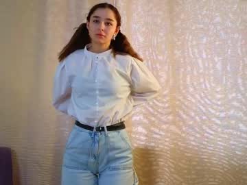 Annestewart Chaturbate stream image from June 17, 2025