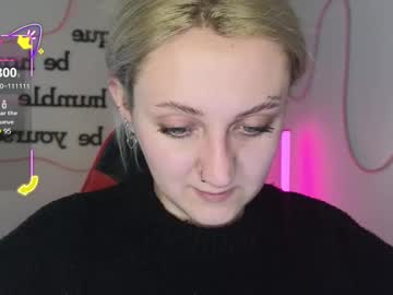 Frosty_Blueberries4 Chaturbate stream image from June 17, 2025