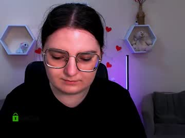 Cherry_Hugs Chaturbate stream image from June 17, 2025