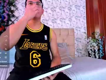 Maximo_Gray Chaturbate stream image from June 17, 2025