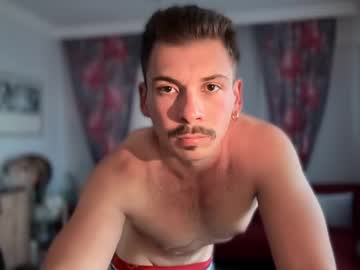 Justliee Chaturbate stream image from June 17, 2025