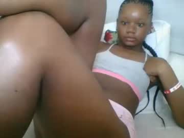 Hotjeylee Chaturbate stream image from June 17, 2025