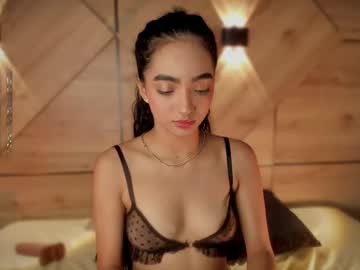 Adelineevanss Chaturbate stream image from June 17, 2025