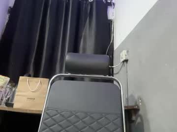 Heatmagnet Chaturbate stream image from June 17, 2025