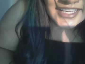 Sarah9937344 Chaturbate stream image from June 17, 2025