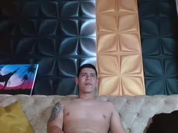 Justin_21cm Chaturbate stream image from June 17, 2025