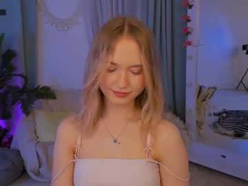 Kikishyness Chaturbate stream image from June 17, 2025