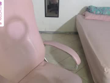 Moon_Cat85 Chaturbate stream image from June 18, 2025