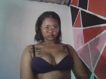 Lunabella_21 Chaturbate stream image from June 18, 2025