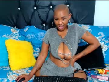 Chubbyboobiess Chaturbate stream image from June 18, 2025