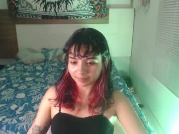 Girlredkush Chaturbate stream image from June 18, 2025