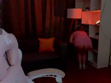 Kari_Lunna stream image from June 18, 2025