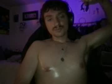 Gaymertwunkdari Chaturbate stream image from June 18, 2025