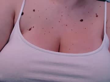 Katynextdoor Chaturbate stream image from June 18, 2025