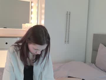 Lilly_Wust Chaturbate stream image from June 18, 2025