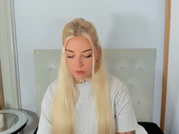 Kristyflowers Chaturbate stream image from June 18, 2025