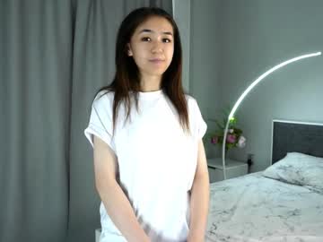 Rowenadowe Chaturbate stream image from June 18, 2025
