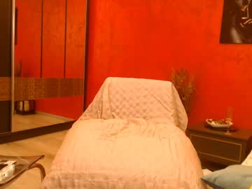 Scarletreina Chaturbate stream image from June 18, 2025