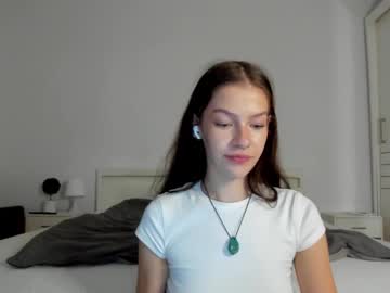 Alexisyourdream Chaturbate stream image from June 18, 2025