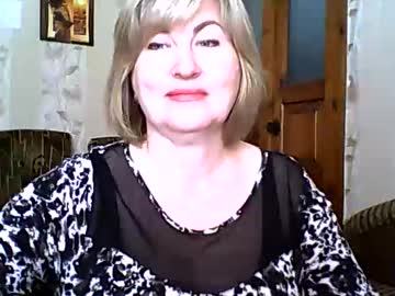Luna_Lure11 Chaturbate stream image from June 18, 2025