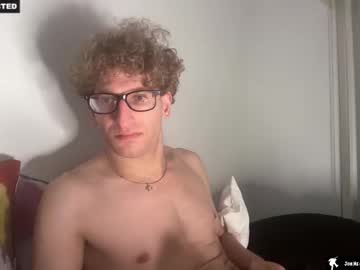 Somechillbro Chaturbate stream image from June 18, 2025