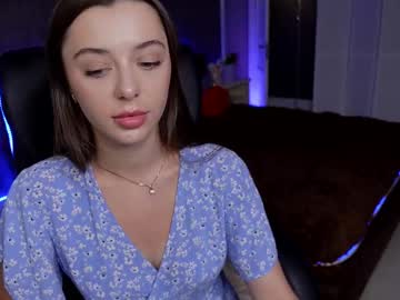 Dinacandy Chaturbate stream image from June 18, 2025