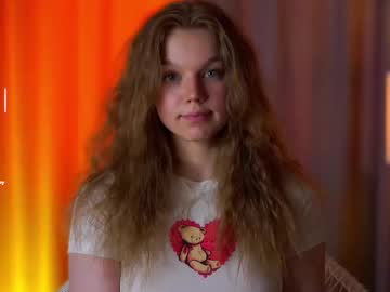 Burnletitallburn Chaturbate stream image from June 18, 2025