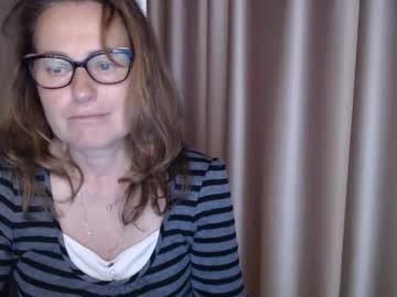 Lauraoven1 Chaturbate stream image from June 18, 2025