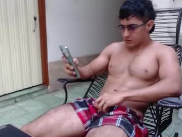 Kamenov00 Chaturbate stream image from June 18, 2025