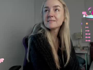 Dulcejulia Chaturbate stream image from June 18, 2025
