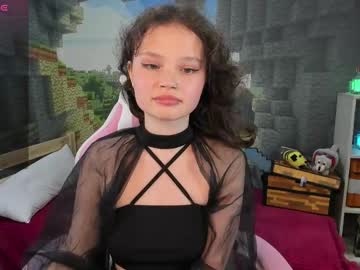 Emilychaves Chaturbate stream image from June 18, 2025