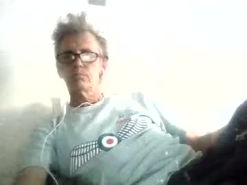 Llinklink2 Chaturbate stream image from June 18, 2025