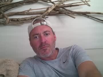 Playingonthecoast Chaturbate stream image from June 18, 2025