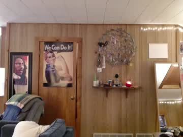 Oopsieeyes Chaturbate stream image from June 18, 2025