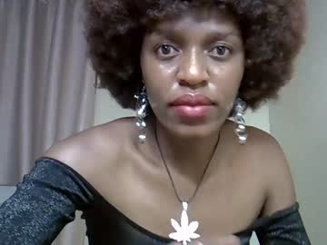 Naughtyninae Chaturbate stream image from June 18, 2025