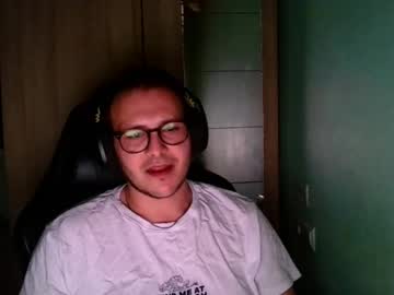 Younromki Chaturbate stream image from June 18, 2025