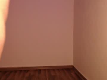 Moreloveeee Chaturbate stream image from June 18, 2025