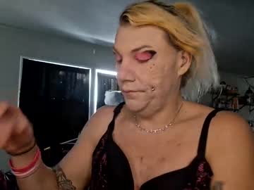 Chasityrayts Chaturbate stream image from June 18, 2025