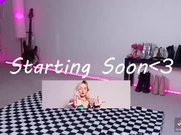 Petitebrat Chaturbate stream image from June 19, 2025