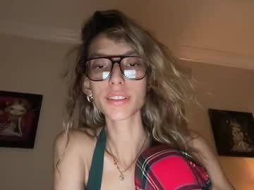 Peachfuzz33 Chaturbate stream image from June 19, 2025