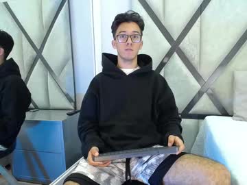 Austinreeds Chaturbate stream image from June 19, 2025