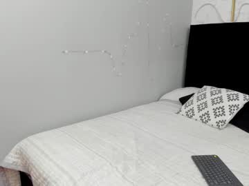 Sophieemoore Chaturbate stream image from June 19, 2025