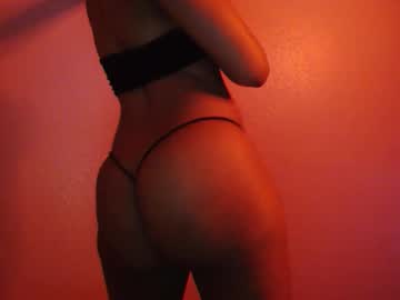 Thighkarlee Chaturbate stream image from June 19, 2025