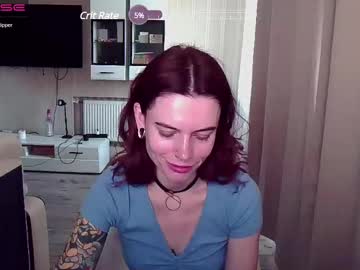Serenamilss Chaturbate stream image from June 19, 2025