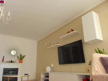 Blonde_Elle Chaturbate stream image from June 19, 2025