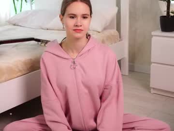 Julianadainty Chaturbate stream image from June 19, 2025