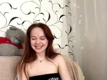 Easterfarlow Chaturbate stream image from June 19, 2025