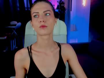 Emilywiled Chaturbate stream image from June 19, 2025