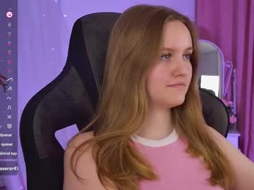 Kellypoter Chaturbate stream image from June 19, 2025