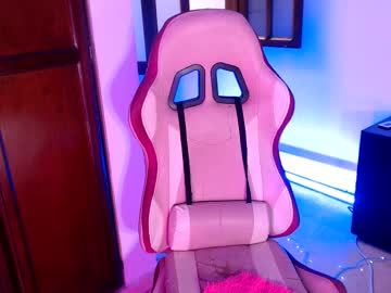 Dannadoll69 Chaturbate stream image from June 19, 2025